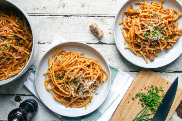 Paprika White Wine Bucatini with Italian Sausage | One Pot Pasta | I Will Not Eat Oysters