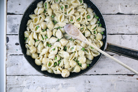 Creamy Boursin Shells with Fresh Spring Peas| only 4 ingredients! | I Will Not Eat Oysters