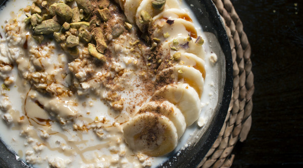 Overnight Tahini Oatmeal with Silan & Bananas | I Will Not Eat Oysters