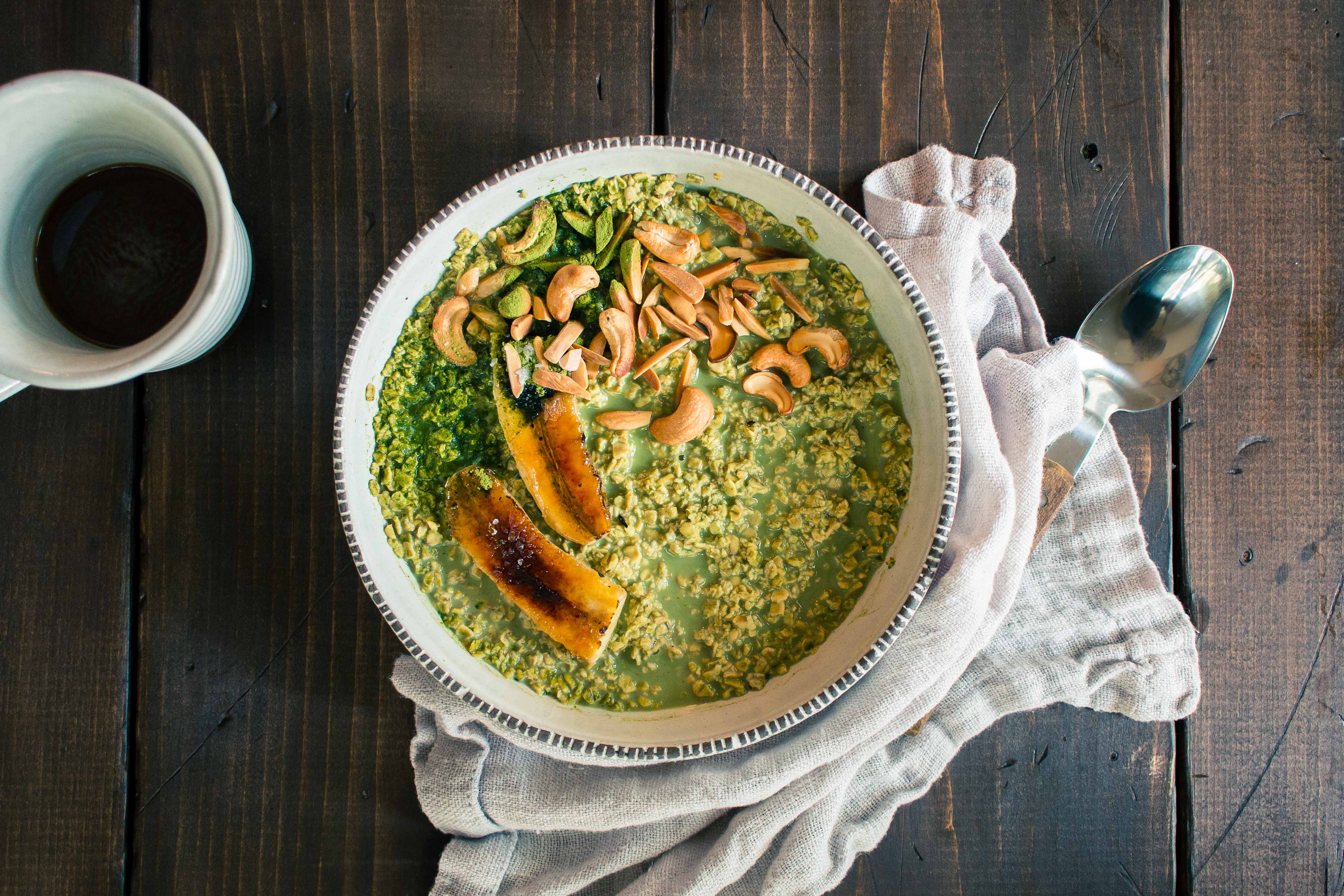 Dirty Matcha Latte Overnight Oats | Recipe from I Will Not Eat Oysters
