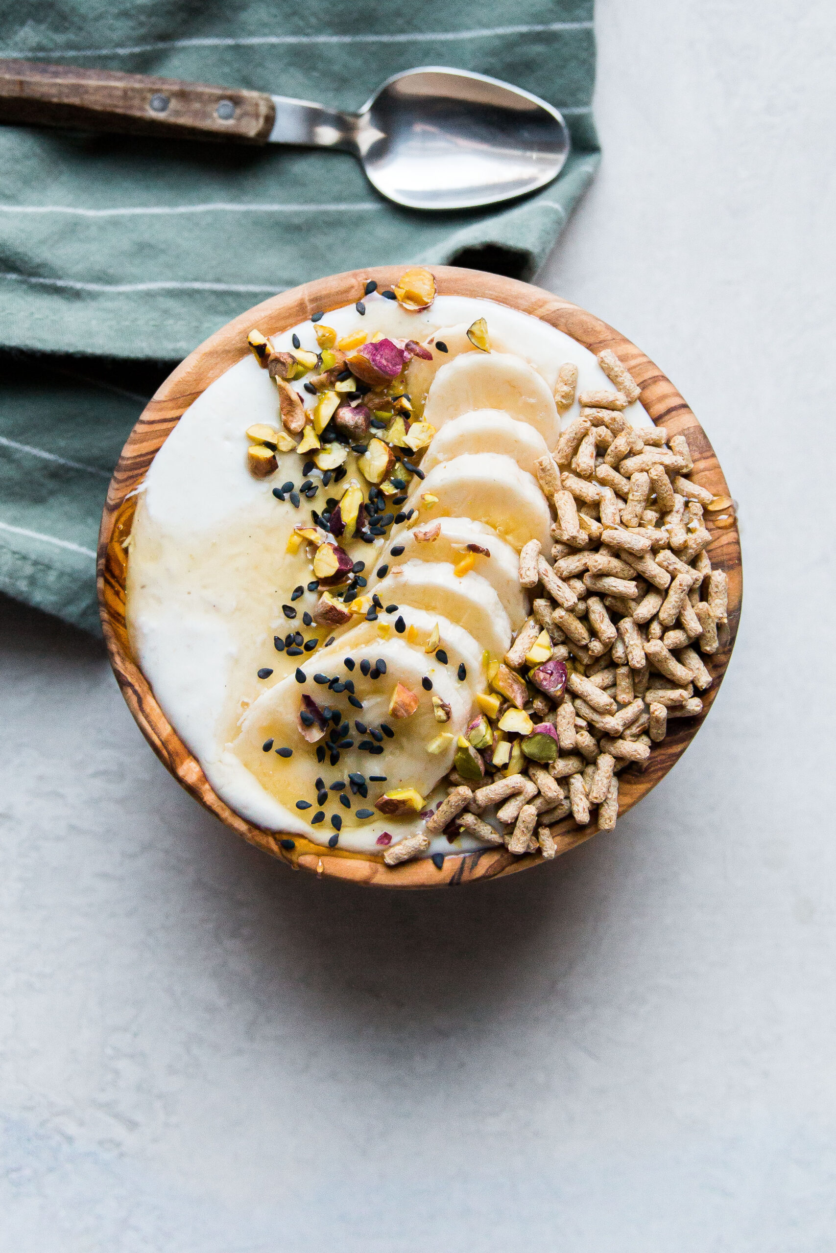 Banana Tahini Smoothie Bowl - I Will Not Eat Oysters