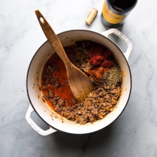 Happy Sunday! This bolognese got a chorizo and red wine treatment. How are you changing up your bolognese to keep things interesting?

#sunday #sundaysauce #sundaygravy #bolognese #pasta #pastasauce