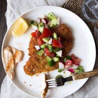 Schnitzel with salad is by far one of my favorite meals ever. This is my childhood. Did you grow up eating schnitzel? What’s the ultimate schnitzel meal for you? 

#whatscooking #schnitzel #chicken #chickendinner #salad #huffposttaste #food52 #dinner #foodbeast #eatvoraciously
